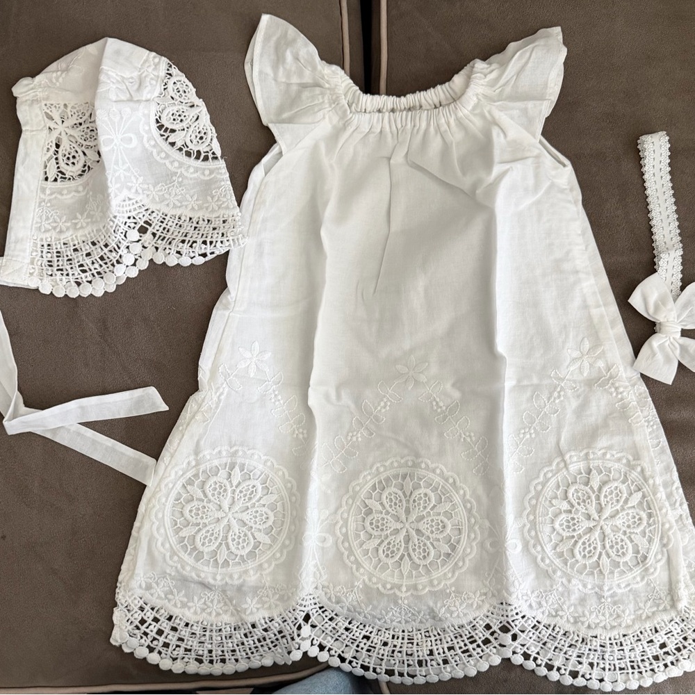 Elegant White Lace Kids Dress Set baptism dress and bonnet with bow.